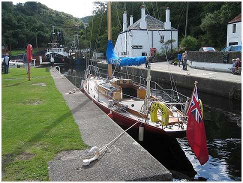 Hiltgund in the Crinan Canal (Autumn 2005)